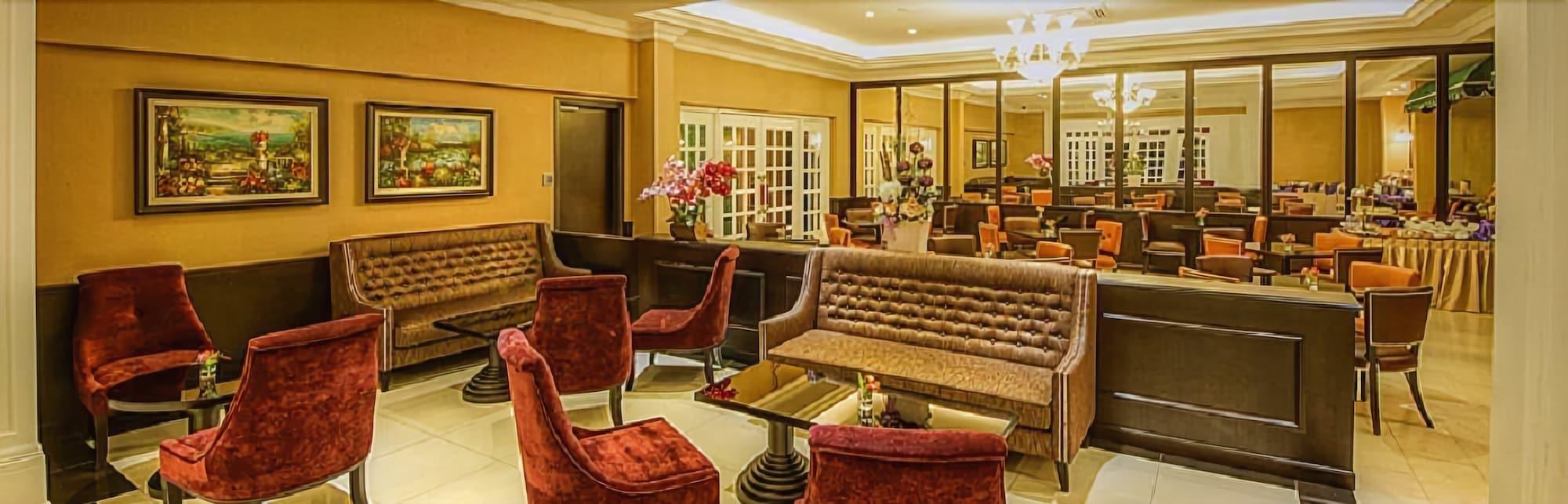 Merdeka Hotel Keluang Eksteriør bilde