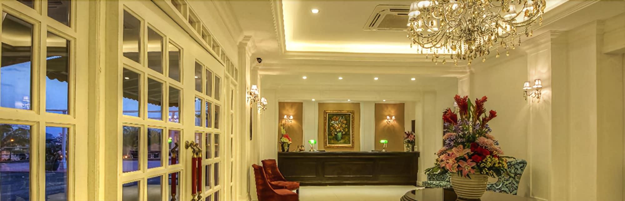 Merdeka Hotel Keluang Eksteriør bilde