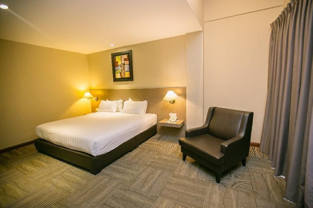 Merdeka Hotel Keluang Eksteriør bilde