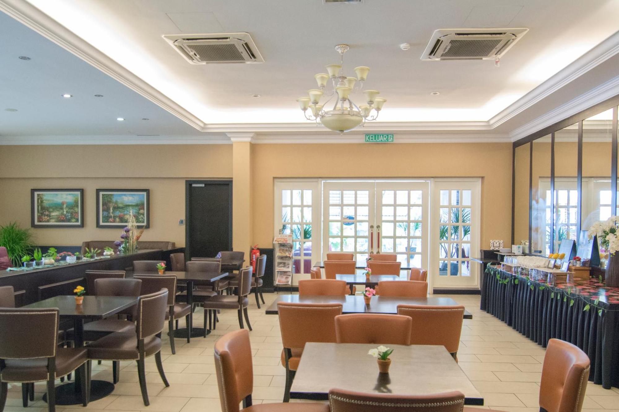 Merdeka Hotel Keluang Eksteriør bilde