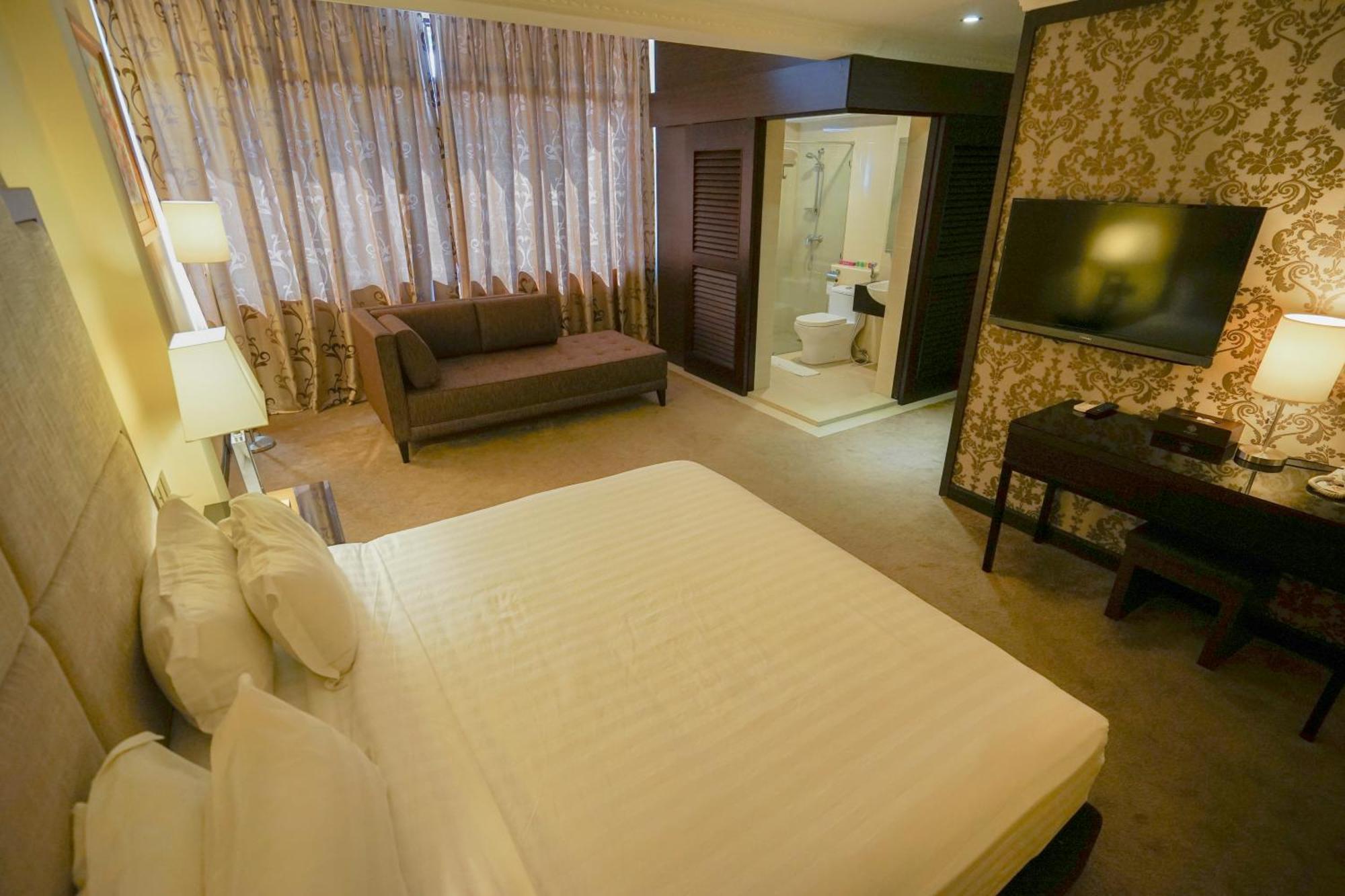 Merdeka Hotel Keluang Eksteriør bilde