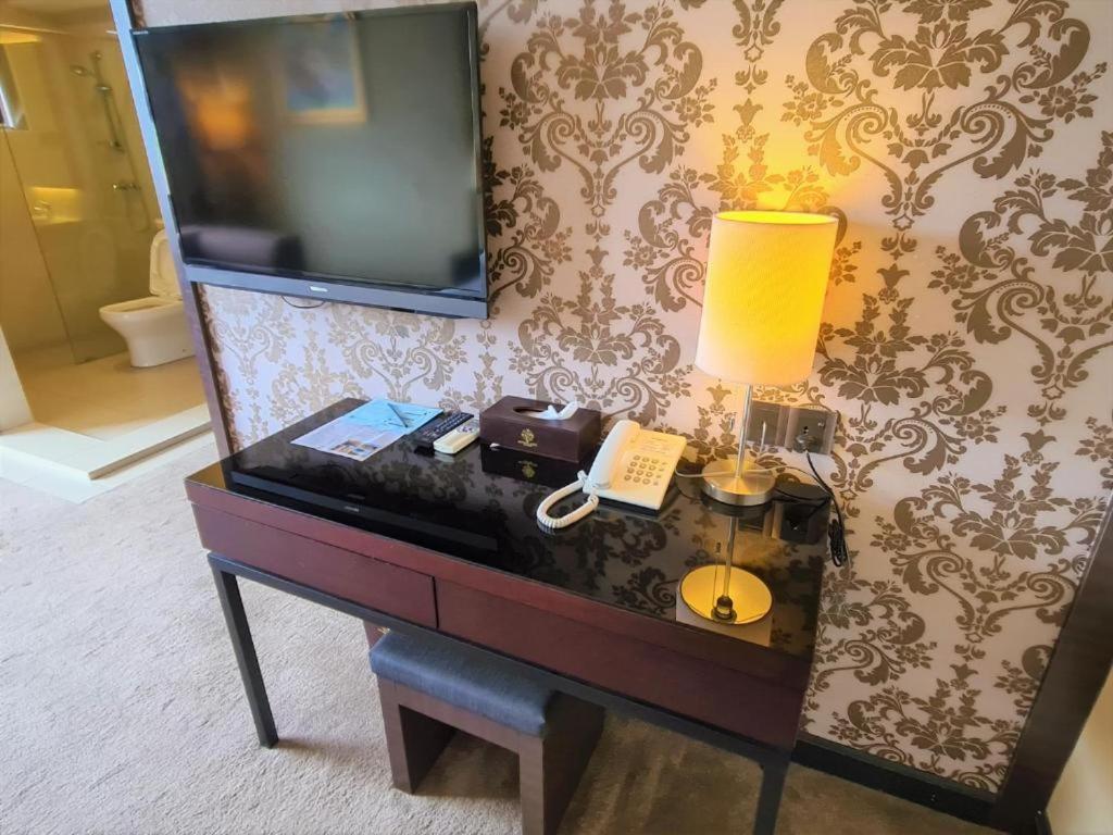 Merdeka Hotel Keluang Eksteriør bilde